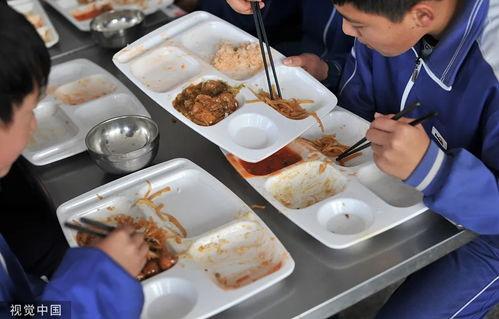学校食堂吃瓜视频,一窥学子日常饮食趣闻
