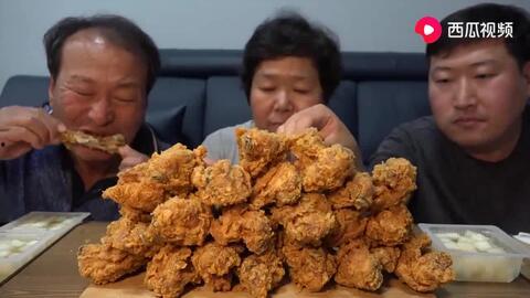 韩国人吃瓜大叔视频,揭秘韩国街头美食文化