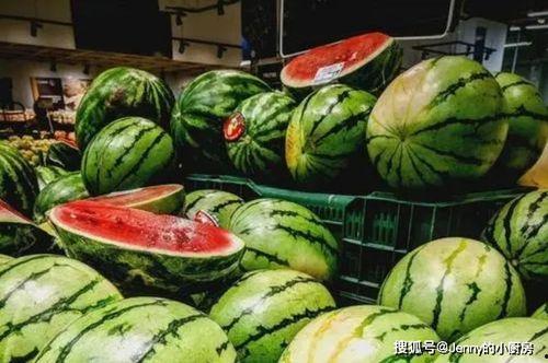 用西瓜教儿子吃瓜视频,亲子互动，让儿子爱上吃瓜时光