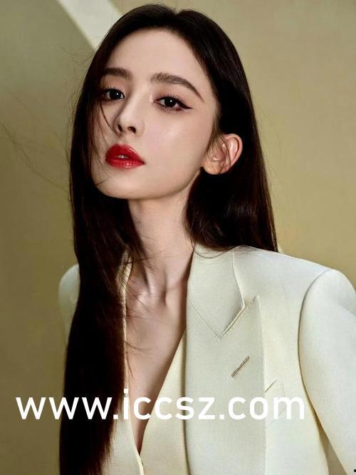 李菲吃瓜事件视频播放,视频播放背后的热议与真相